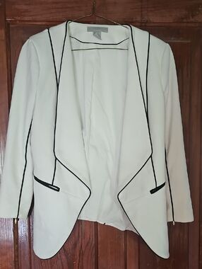 H&M Cream Open-Front Blazer with Black Trim